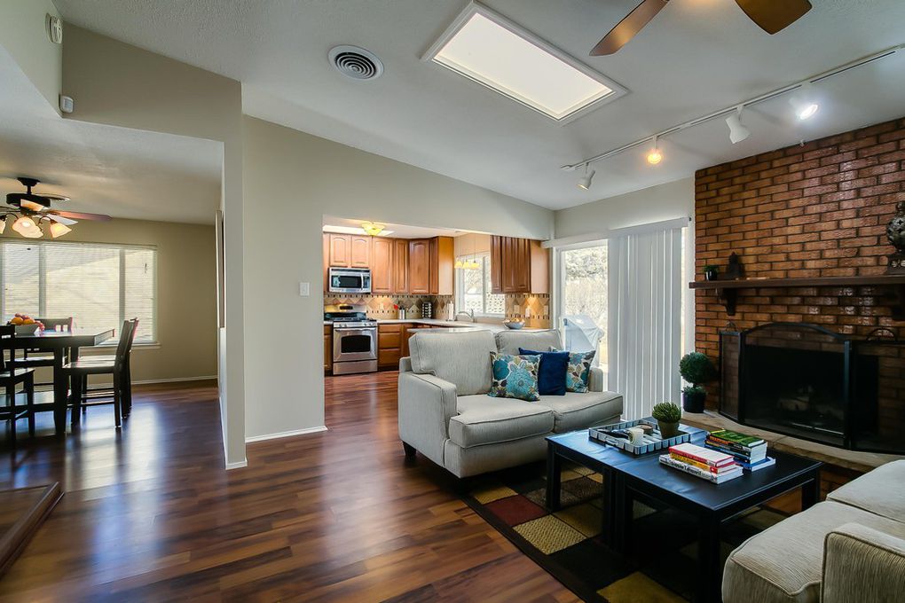 Here is the Living room after ABQ Home Staging got the house ready for the market.