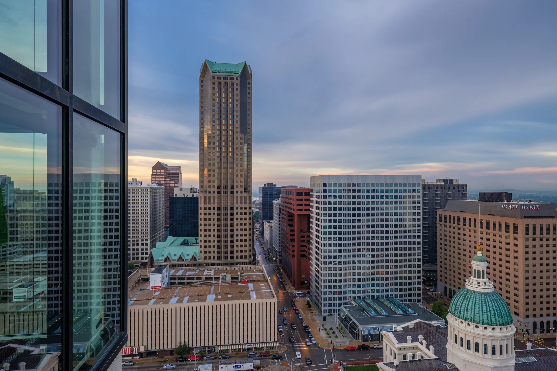 Looking North towards the Met One Tower. Fuji X-Pro 2 and a Fujinon 10-24mm f3.5.