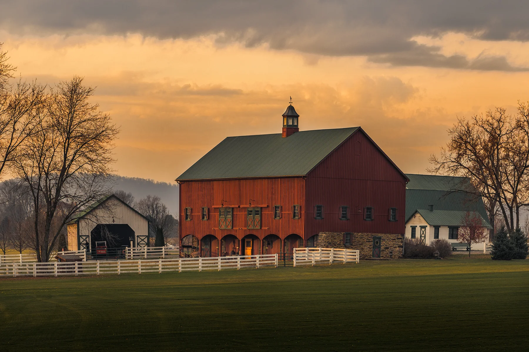 The Big Red Barn, No. 5 | Fuji X-T2 and a Fujinon XF50-140mm R OIS WR