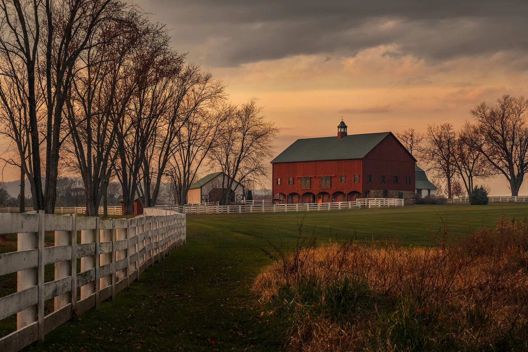 The Big Red Barn, No. 4 | Fuji X-T2 and a Fujinon XF50-140mm R OIS WR