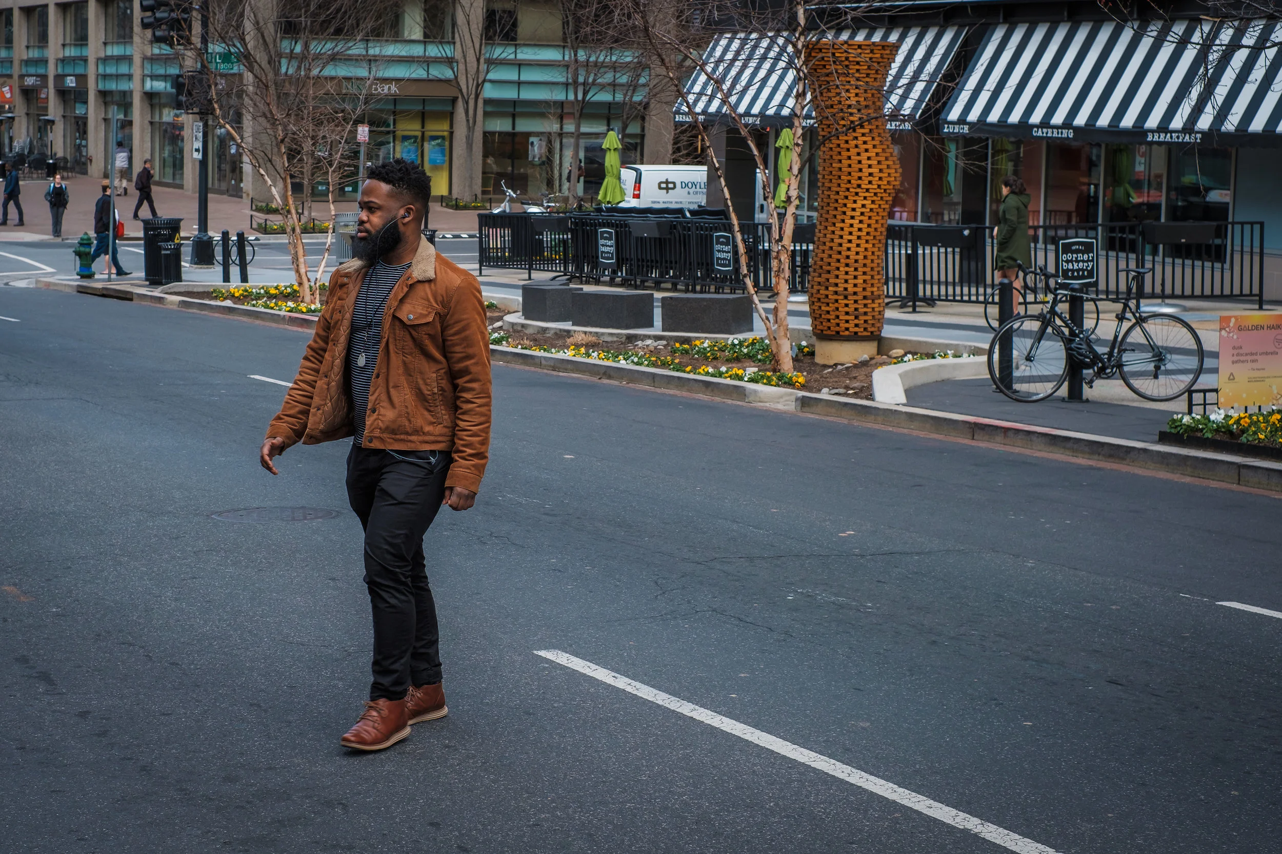 Ocher • Uptown, Washington DC. | Fuji X-H1 and a Fujinon XF35 f1.4 | ISO 400, f5.6, 1/250 of a second.