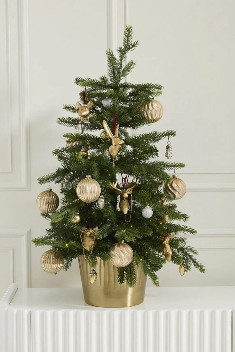 eric-eloise-christmas-ornaments-museum-outlets.jpg