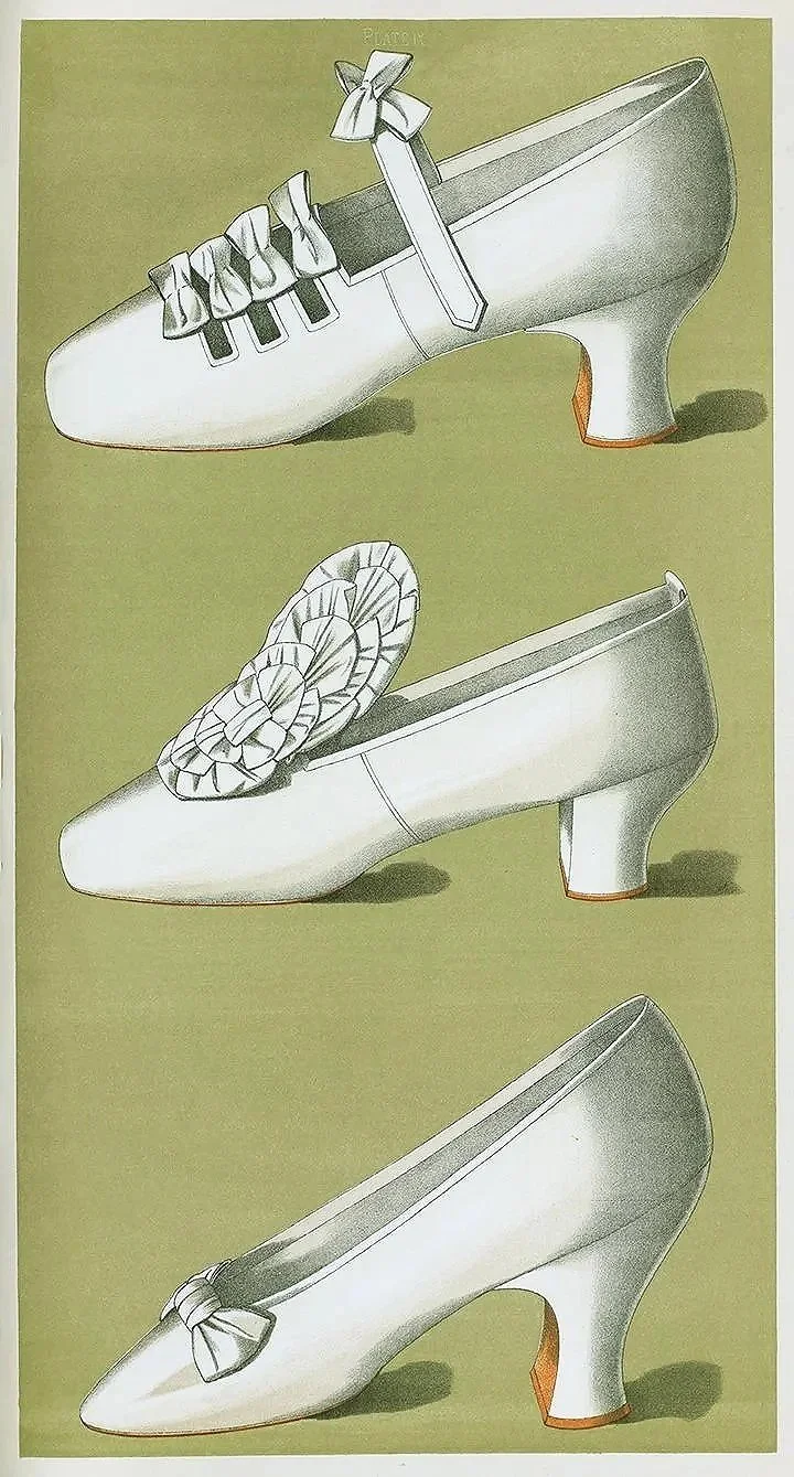 white-vintage-shoes-prints-museum-outlets.jpg