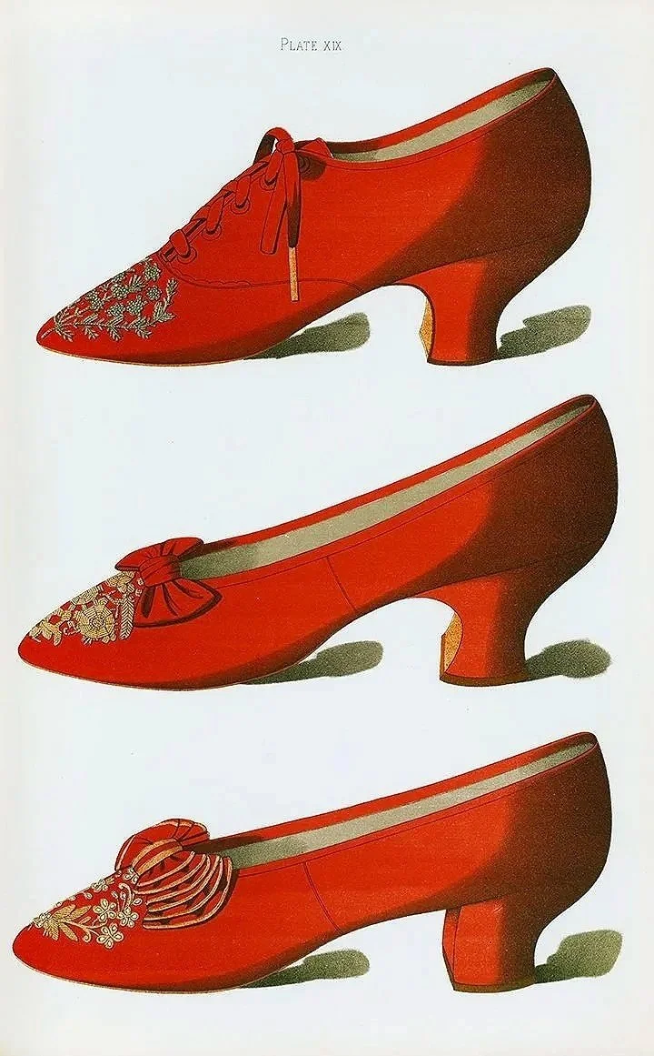 red-silk-shoes-vintage-fashion-prints-museum-outelts.jpg