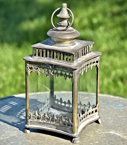 decorative-gold-lantern.jpg