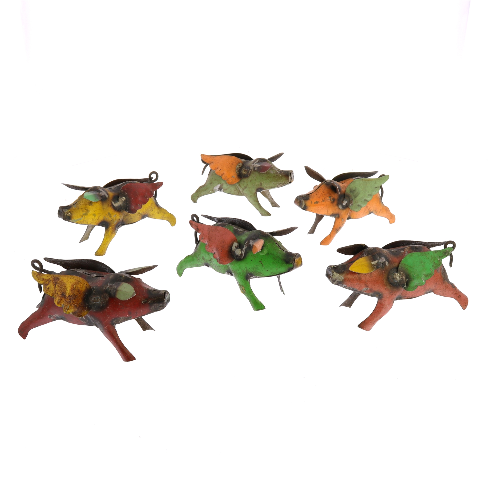 recycled-metal-flying-pigs-museum-outlets.JPG