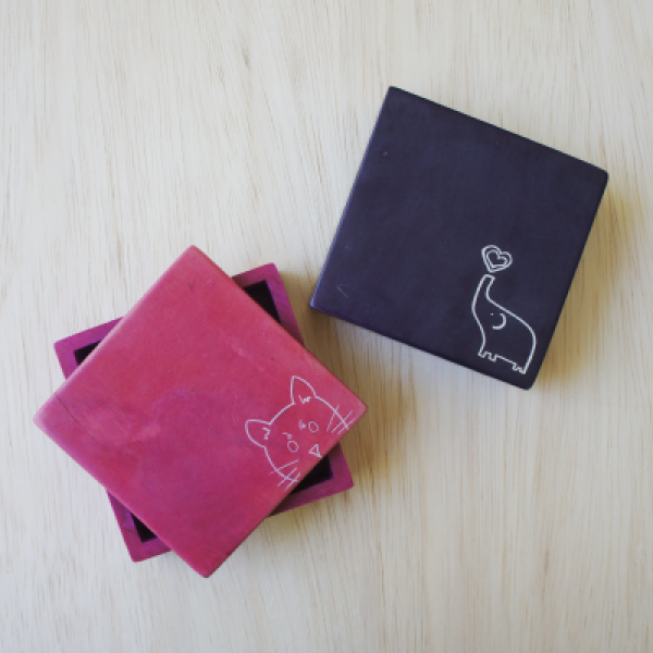 fair-trade-soapstone-box-hand-carved-kenya-museum-outlets.png