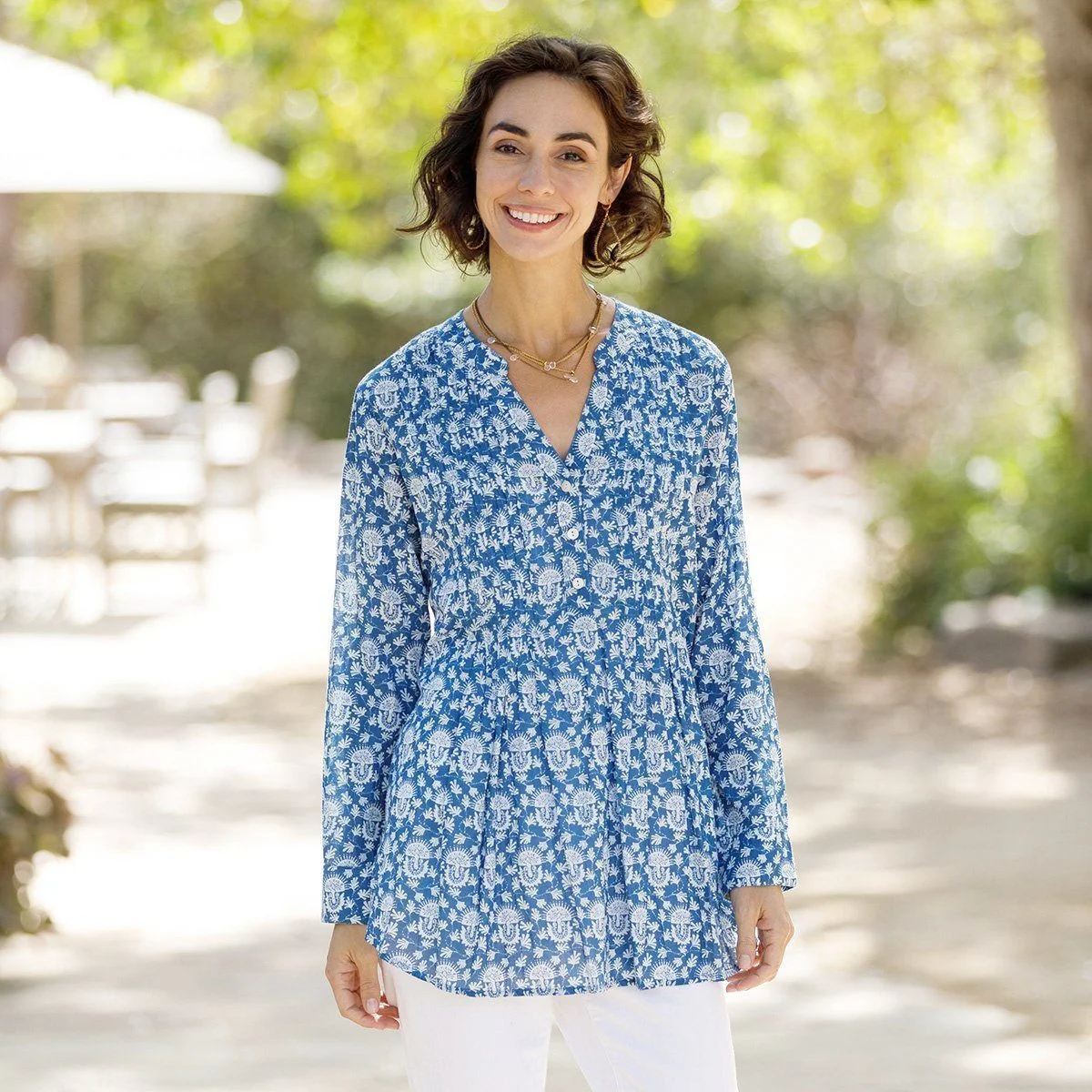 blue-white-cotton-pintuck-tunic-museum-outlets.jpg
