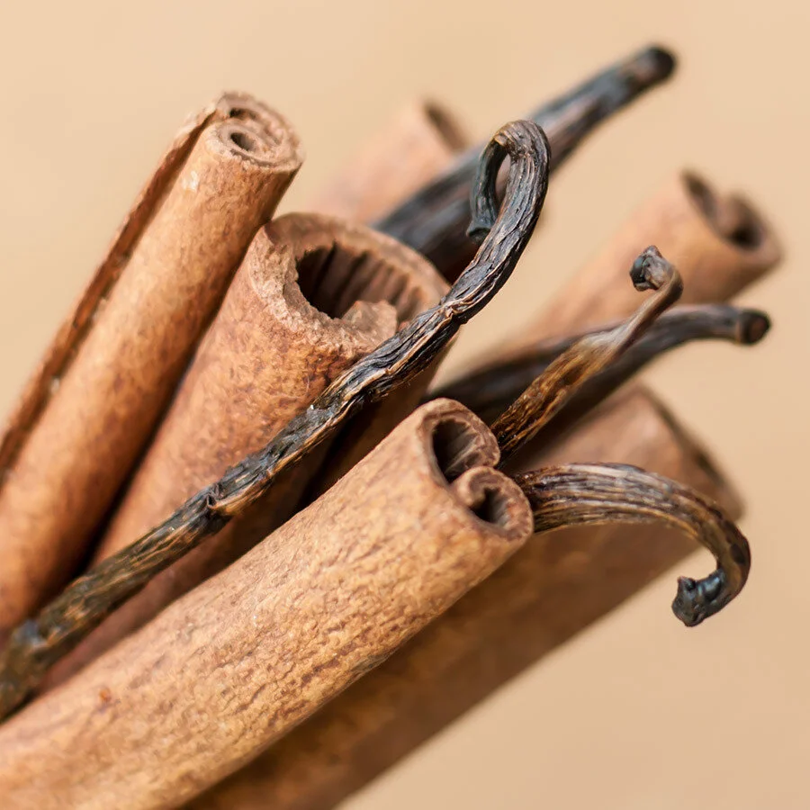 Cinnamon-Vanilla-soy-candles-zizzies-museum-outlets.jpg