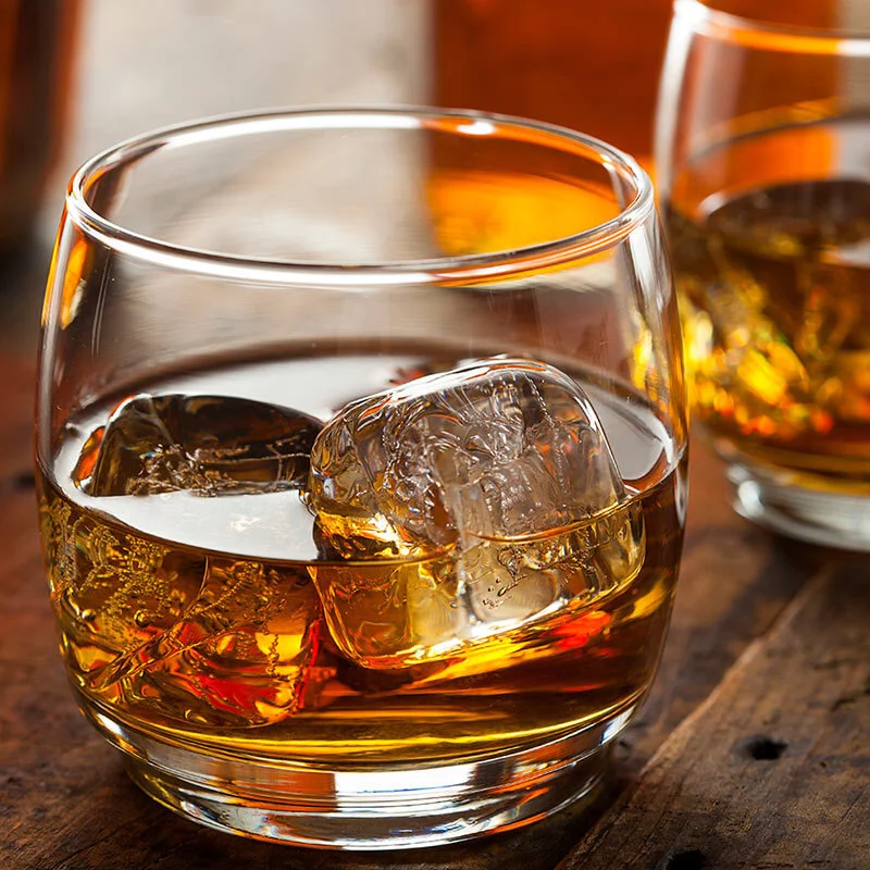 whiskey-soy-candles-by-zizzies-museum-outlets.jpg