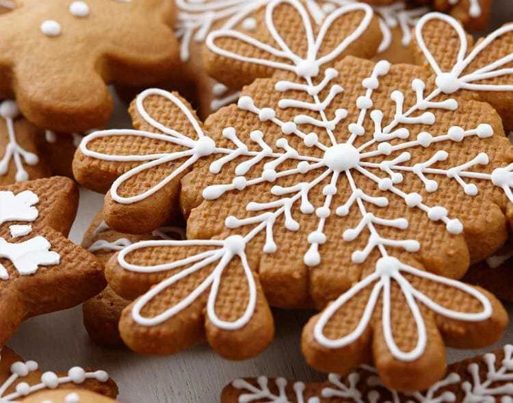 gingerbread-scented-soy-candles-by-zizzies-museum-outlets.jpg