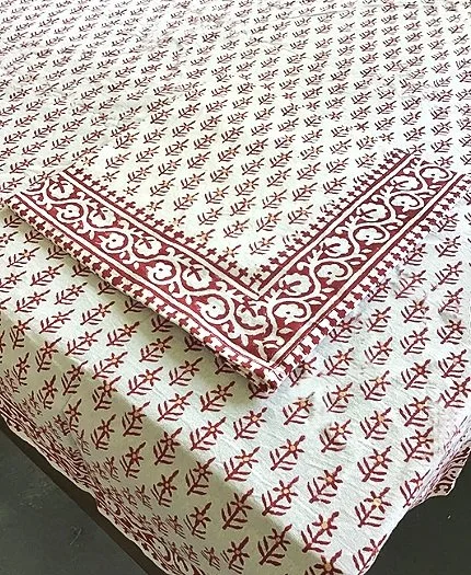 winterberry-red-hand%3Dblock-print-holiday-tablecloth-museum-outlets.jpg