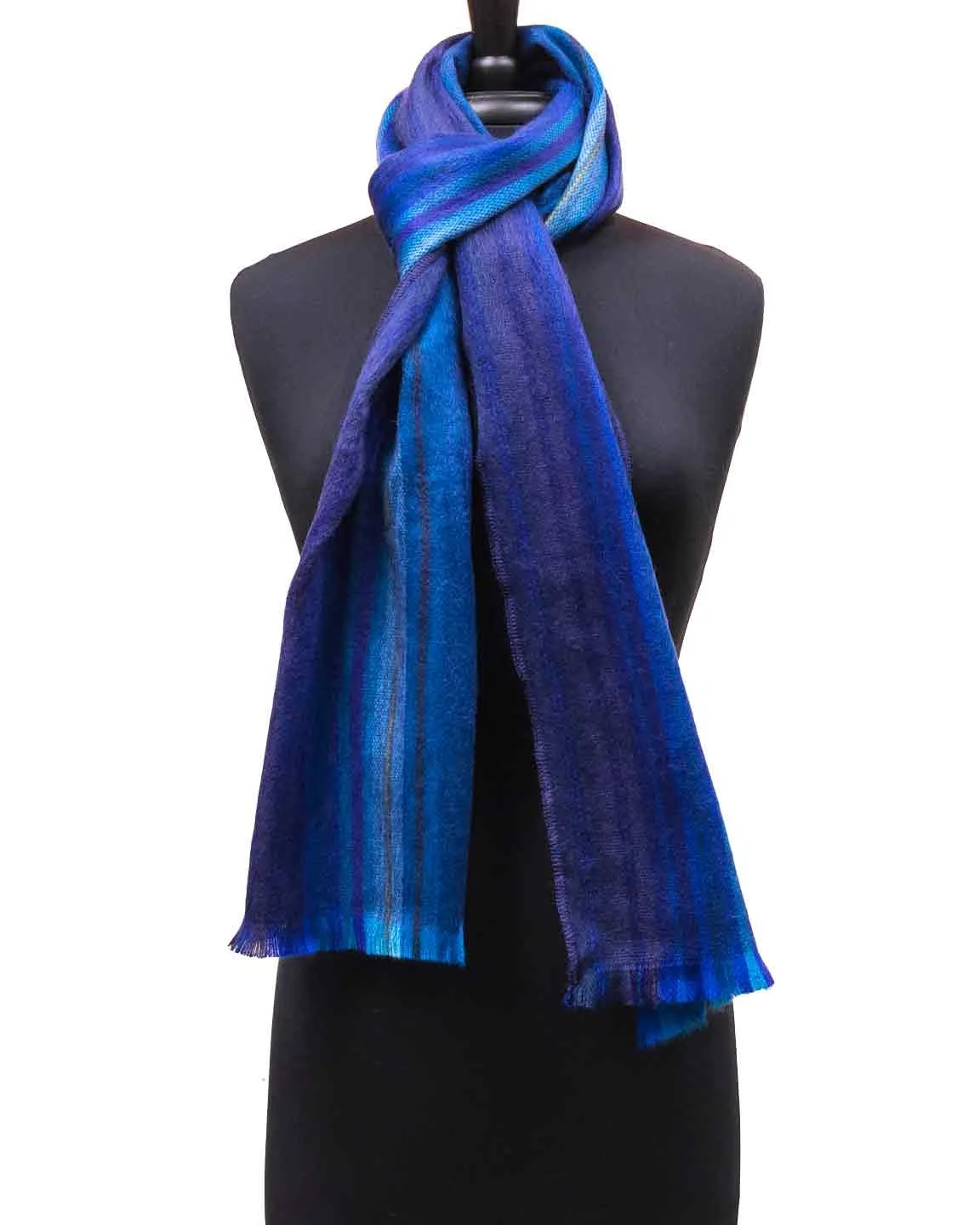 Space-alpaca-scarf-fair-trade-ecuador-museum-outlets.jpeg