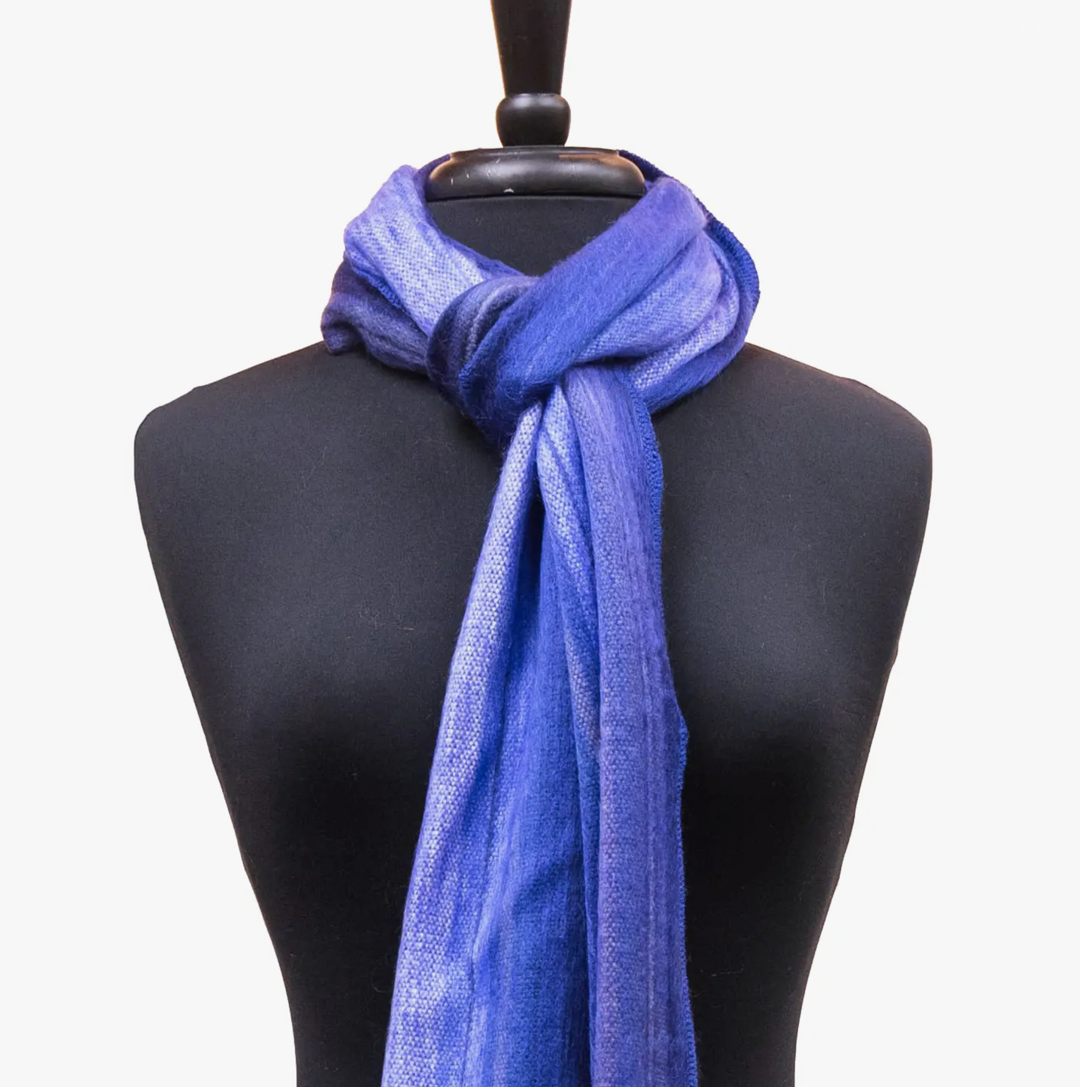 violet-alpaca-scarf-fair-trade-museum-outlets.png
