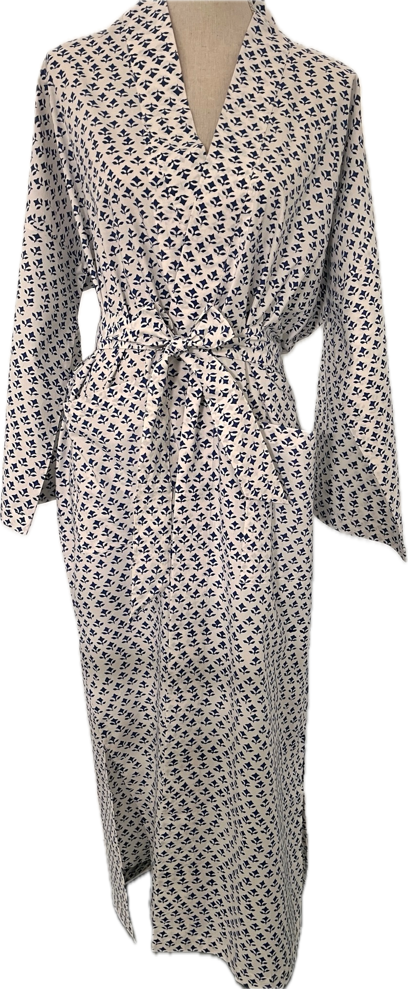 navy-buta-hand-block-print-kimono-robe-museum-outlets.png