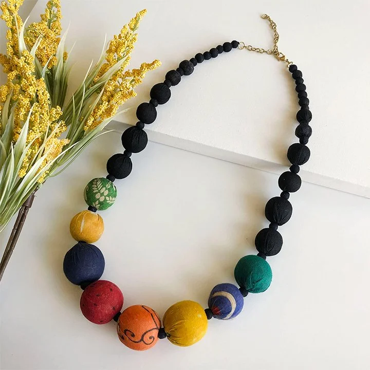 colorful-kantha-chunky-statement-necklace-museum-outlets.jpg