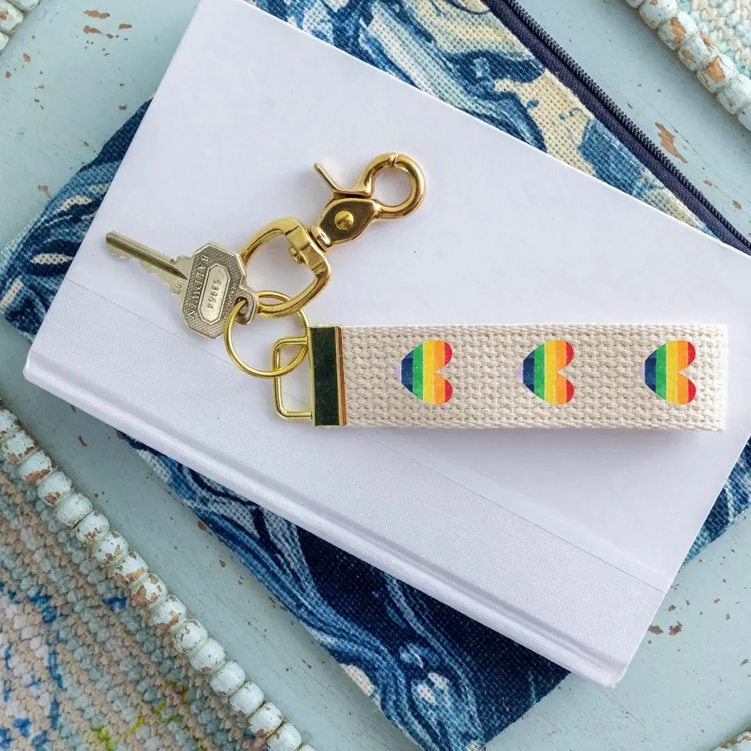 rainbow-hearts-keychain-museum-outlets.jpg