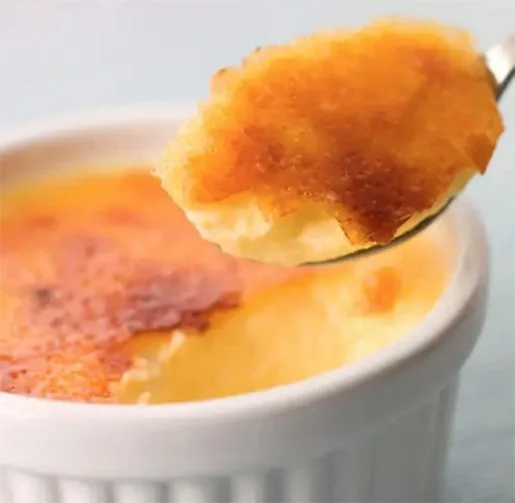creme-brulee-sweet-scented-best-soy-candle-zizzies-museum-outlets.jpg