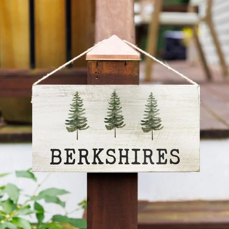 berkshires-trees-souvenir-sign-museum-outlets.jpg