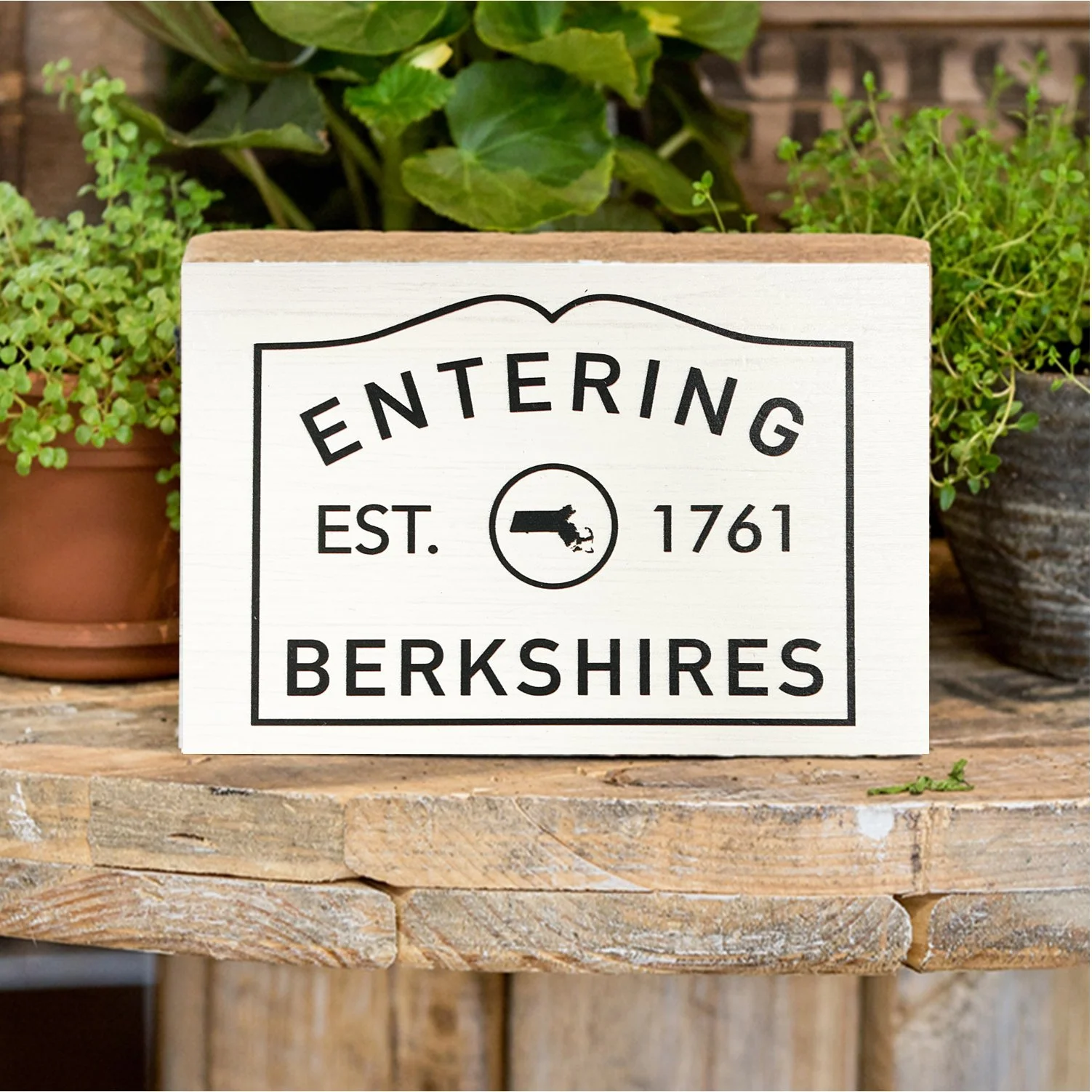 entering-berkshires-wood-sign-sitter-souvenir-museum-outlets.jpg