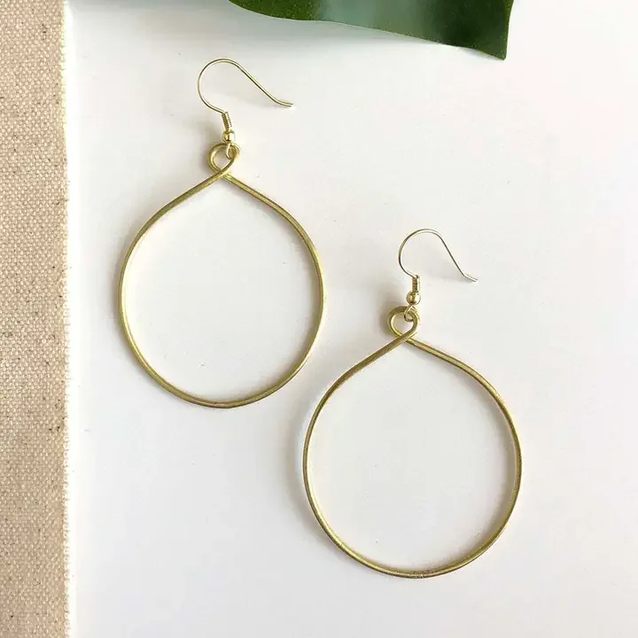 gold-twisting-hoop-dangle-earrings-kantha-jewelry-museum-outlets.webp
