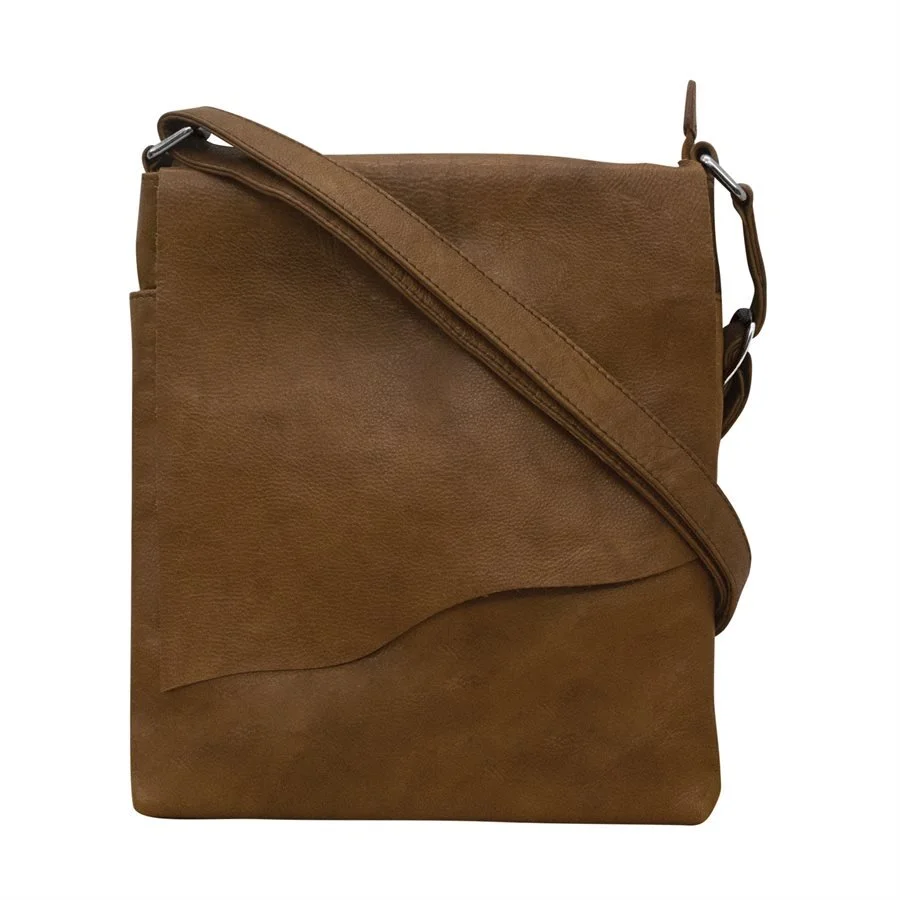 rawhide-leather-messenger-bag-ili-6842-museum-outlets.jpg