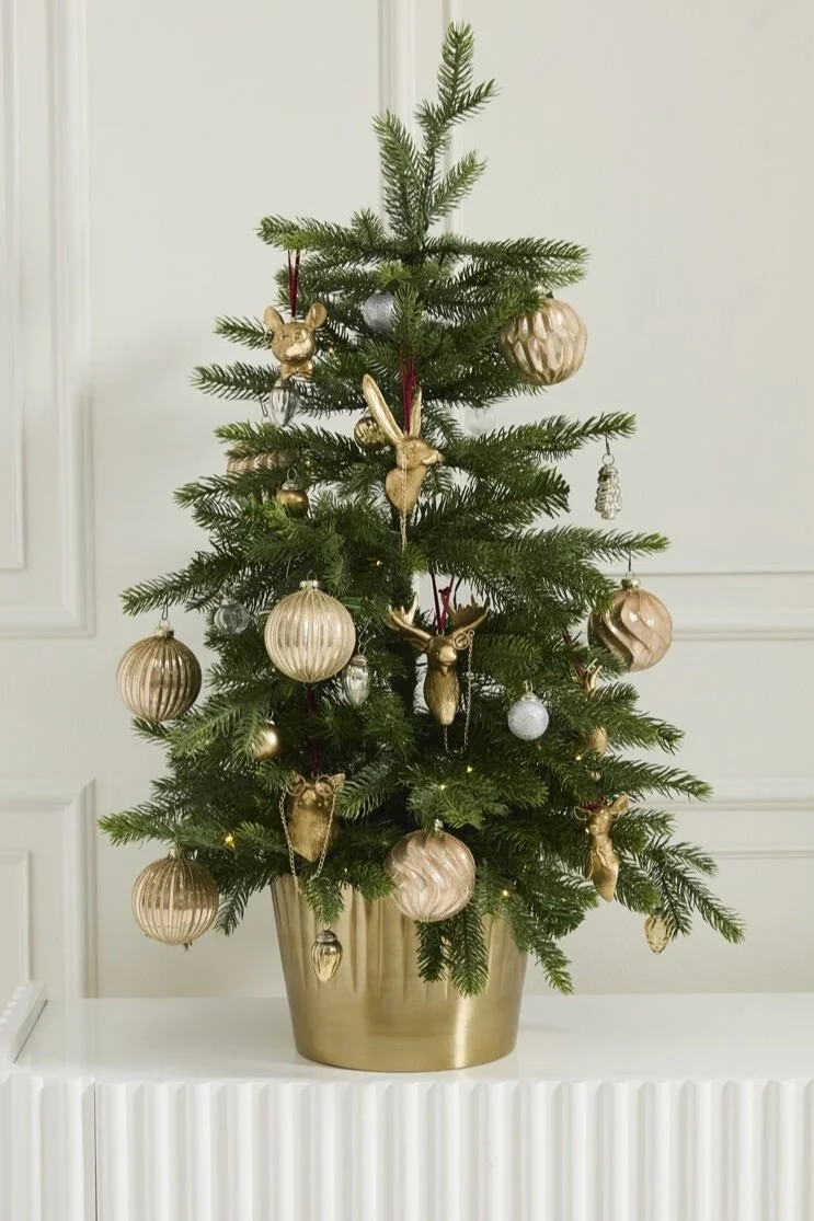eric-eloise-christmas-ornaments-museum-outlets.jpg