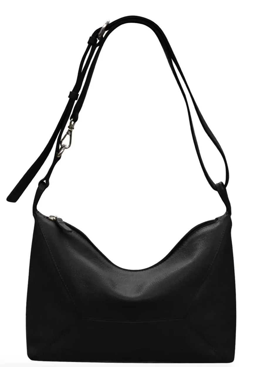 black-slouchy-bag-adjustable-strap-color-leather-handbag-museum-outlets.jpg