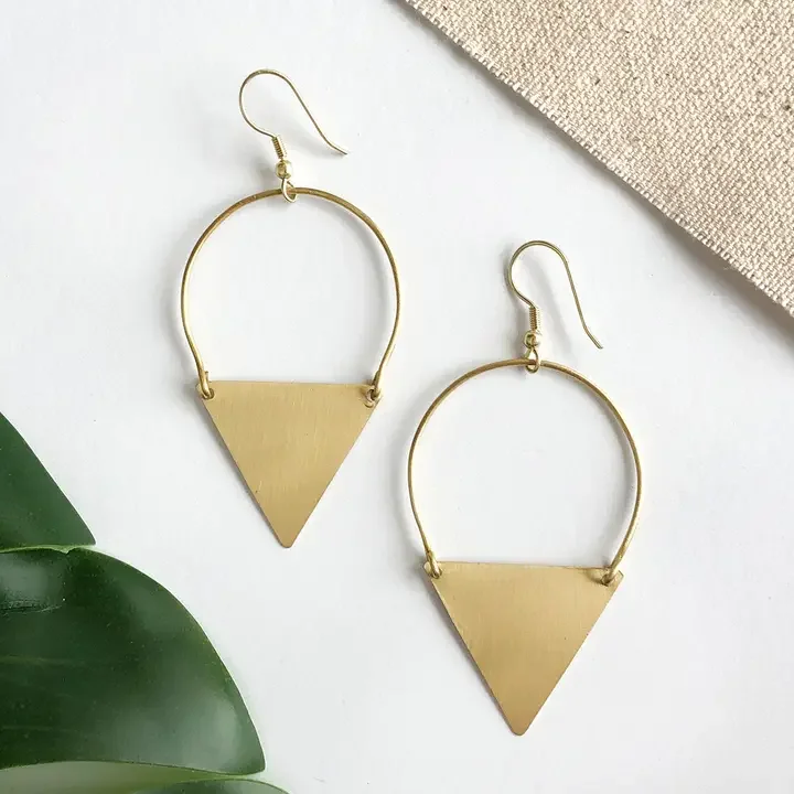 peaked-gold-sphere-boho-handcrafted-earrins-kantha-jewelry-museum-outlets.webp