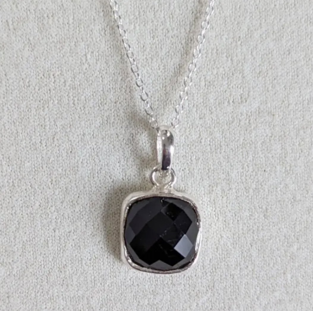 faceted-onyx-necklace-sterling-silver-museum-outlets.jpg