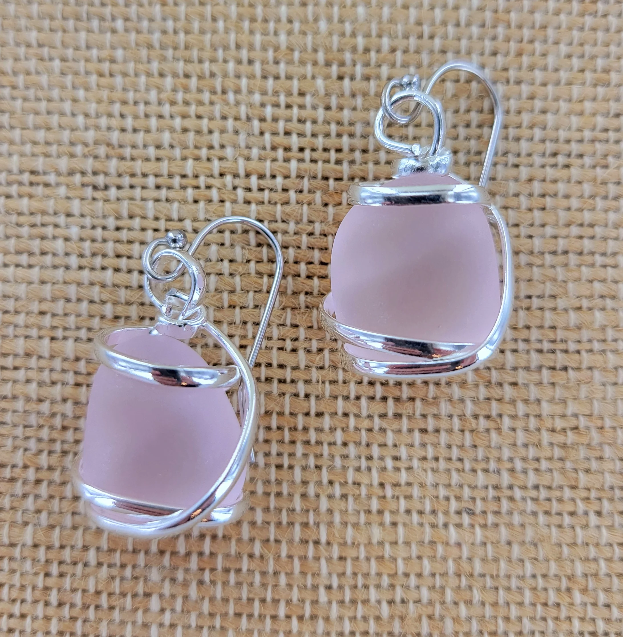 pink-sea-glass-earrings-museum-outlets.webp