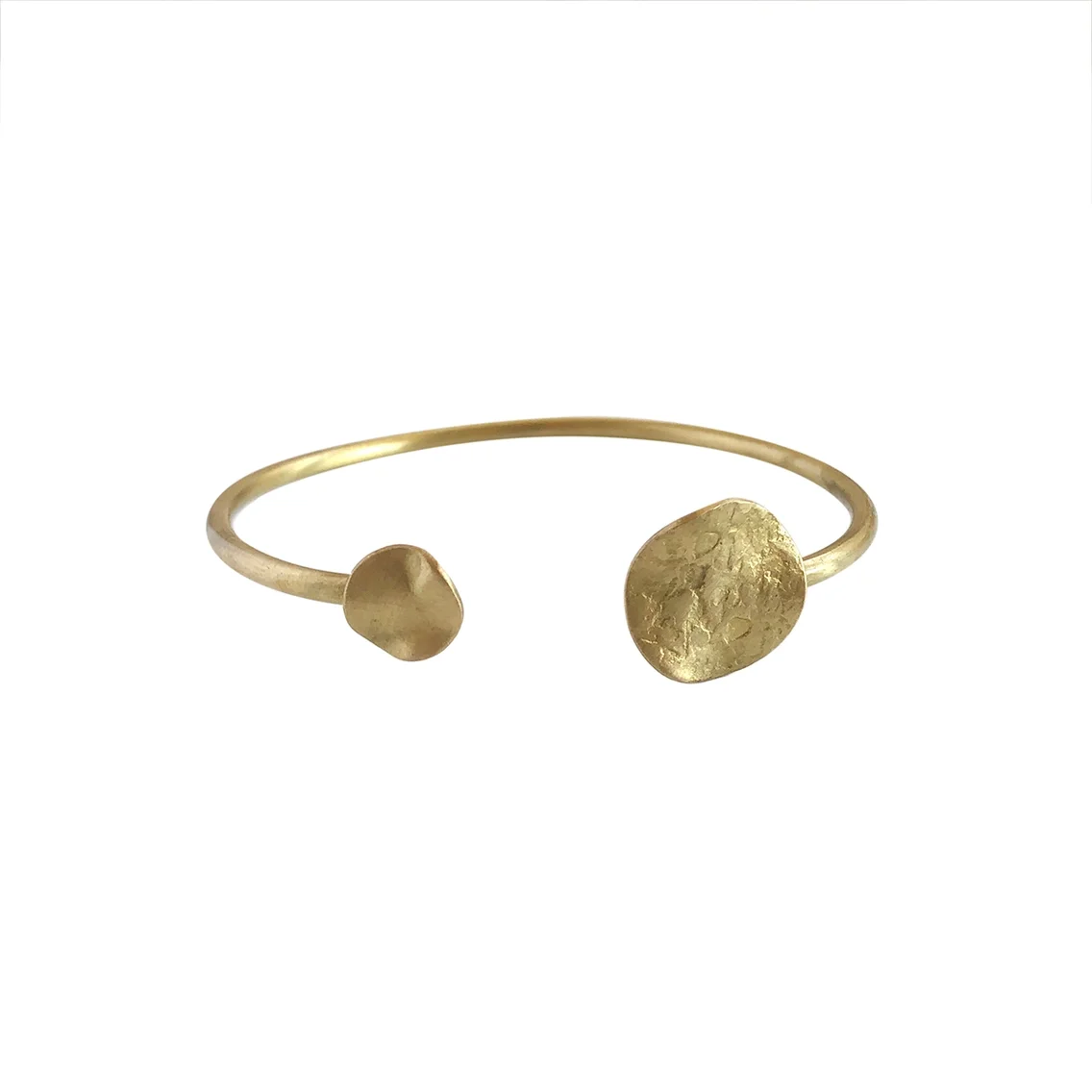 gold-handcrafted-metal-disc-cuff-bracelet-kantha-jewelry-museum-outltes.webp