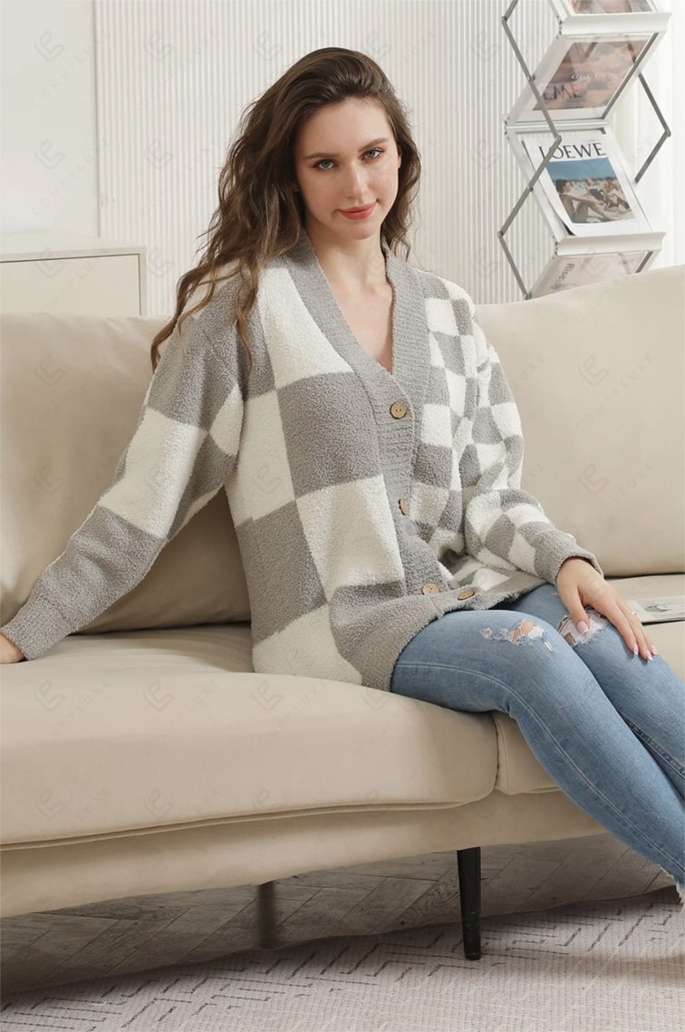 gray-checked-womens-sweater-museum-outlets.jpg
