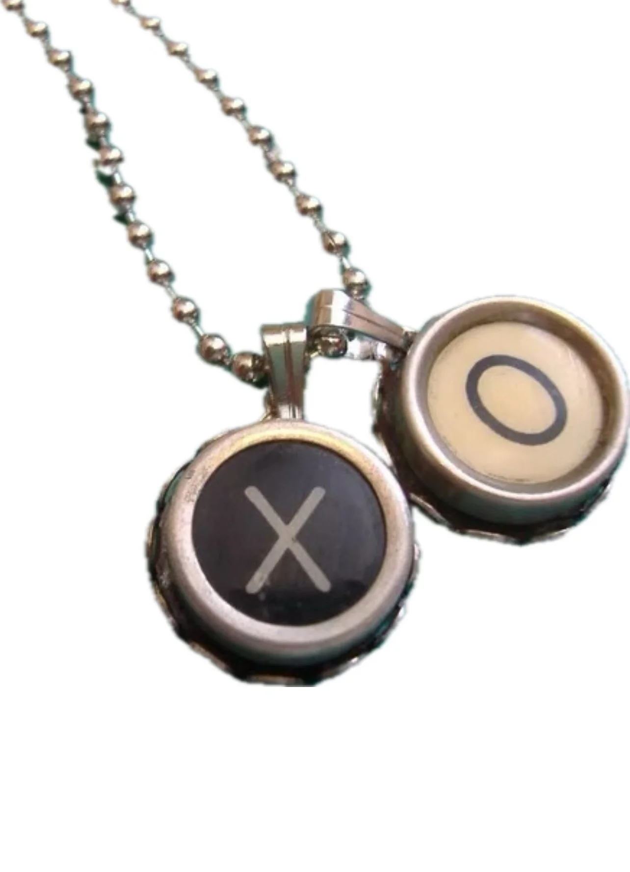 xo-typewriter-keys-unique-necklace-museum-outlets.jpg