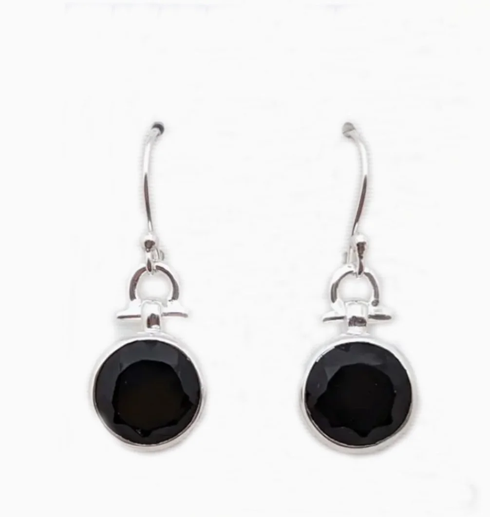 fuji-onyx-square-dangle-earrings-sterlimg-silver-museum-outelts.jpg