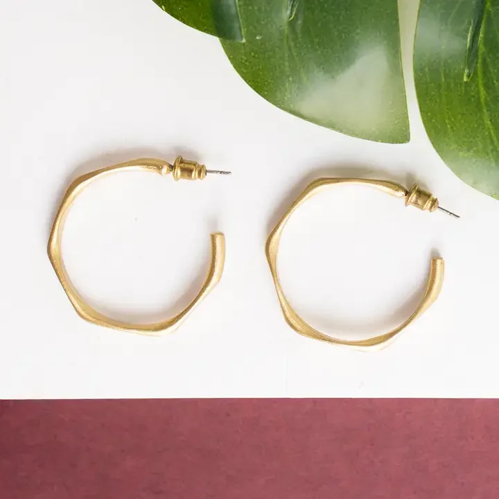 gold-hexagonal-hoop-earrings-kantha-jewelry-museum-outlets.webp