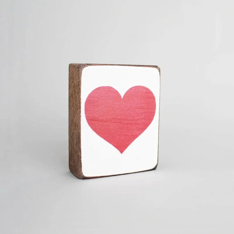 heart-valentine-wood-block-museum-outlets.webp