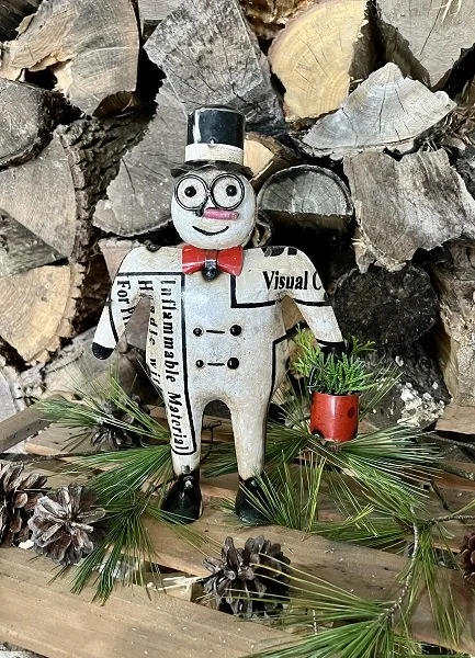 oakley-recycled-metal-snowman-christmas-decorations-museum-outlets.jpeg