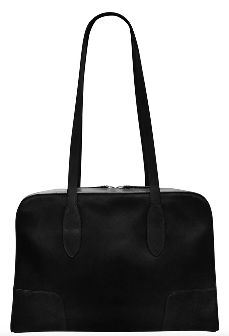 black-corner-detail-handbag-strapped-color-leather-handbag-museum-outlets.jpg