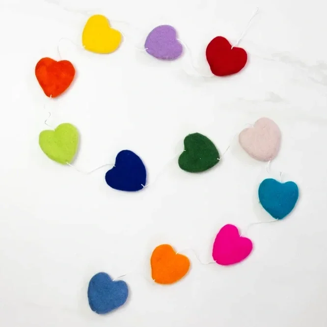 felted-wool-hearts-multicolor-garland-museum-outlets.webp