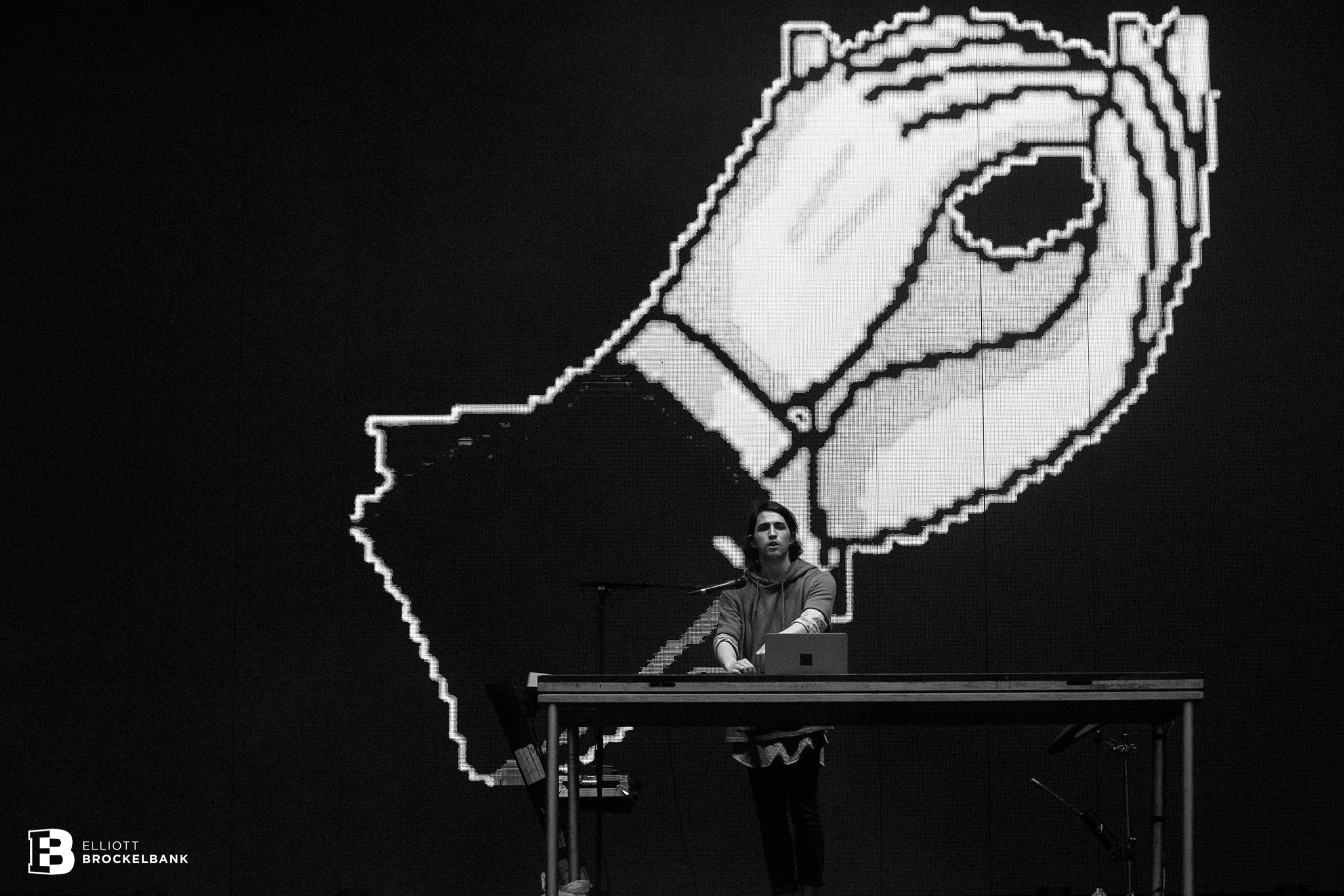 Porter Robinson at Shaky Beats, Atlanta 2016 Photo via: Elliott Brockelbank