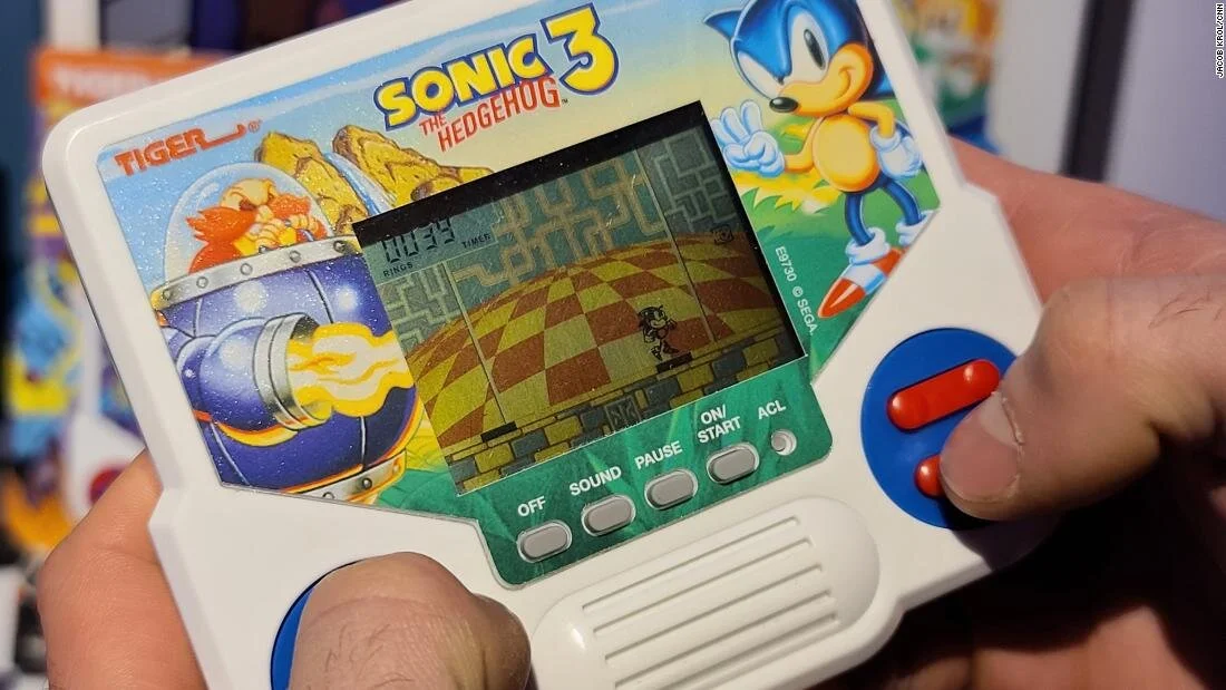 200225172622-2-underscored-tiger-electronics-lcd-handheld-hasbro-super-169.jpg