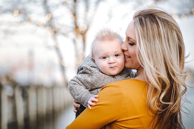 Priceless moments.

#family #baby #love #beauty #kisses #soft #cute #light #portrait #portraitphotography #maryland #Annapolis #life