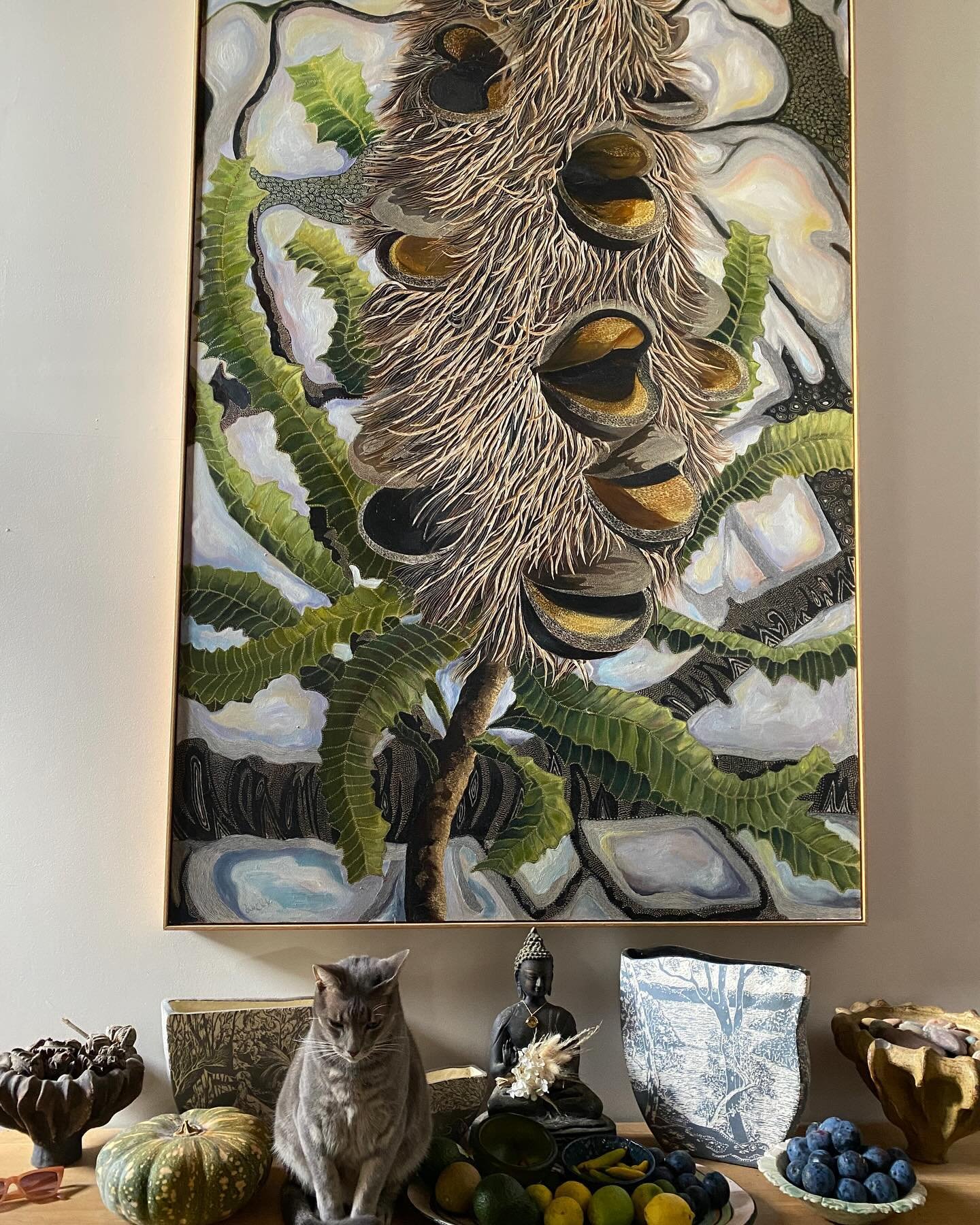 Beneath the Old Man- Buddha 1 and Buddha 2&hellip;

Protecting the ceramic vases, pumpkin, finger lime and Davidson plum&hellip;good foraging Pablo😻❣️😹

#banksiaserrata #banksia #buddha #ceramic #oilpainting #oilpaintings #australianwildflowers #in