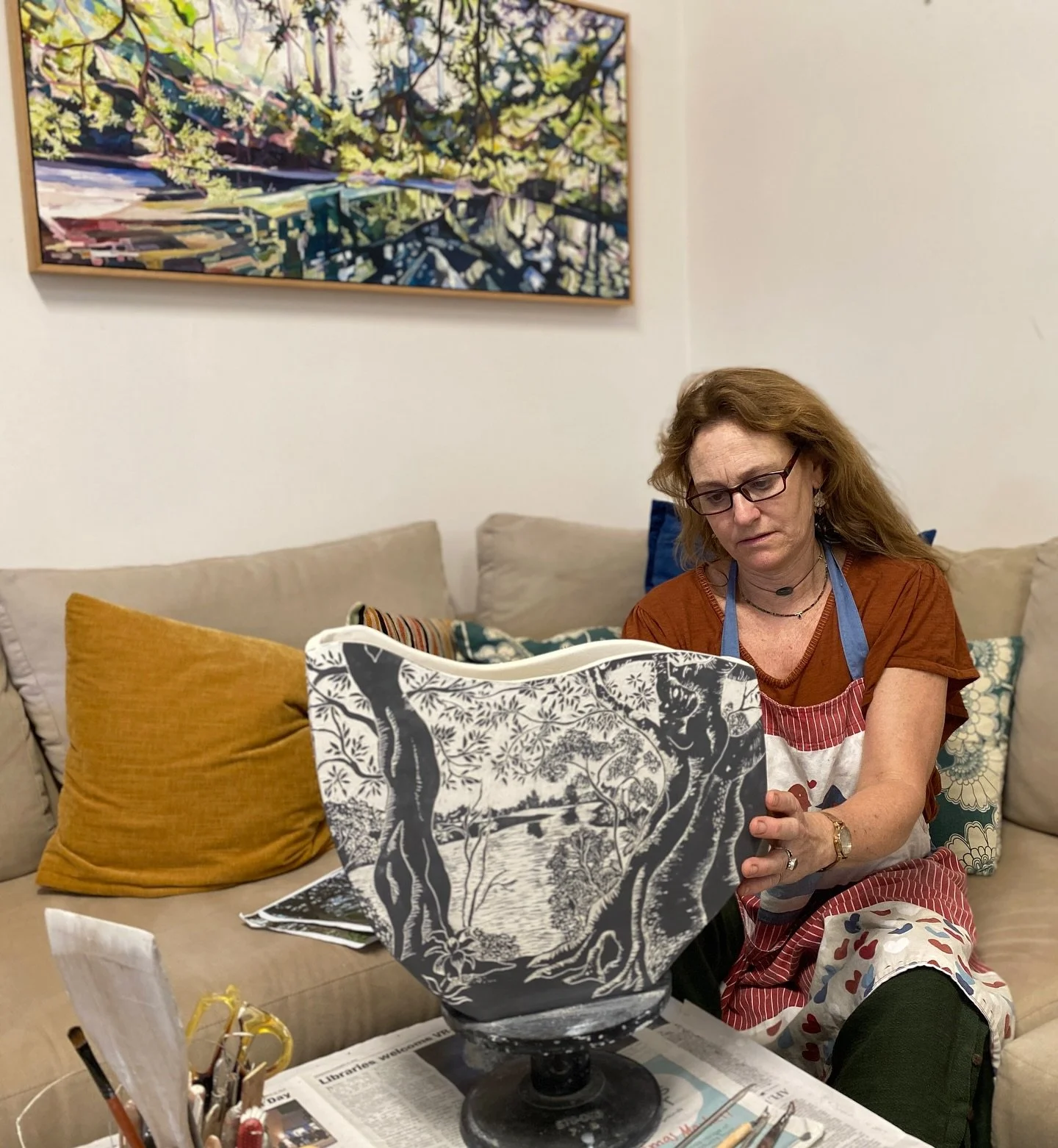 Carving the big ficus flanking the Bellingen River

#bellingen #river #stoneware #sgraffito #ceramics #gumbaynggirrcountry #australian #landscape