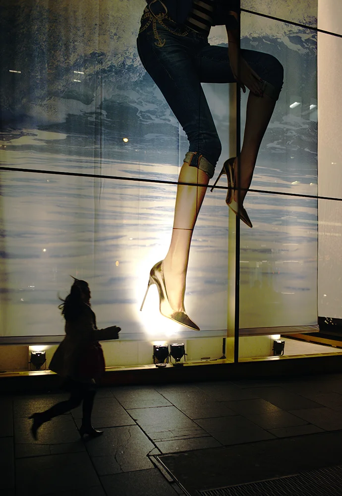Running Girl / Fifth Avenue