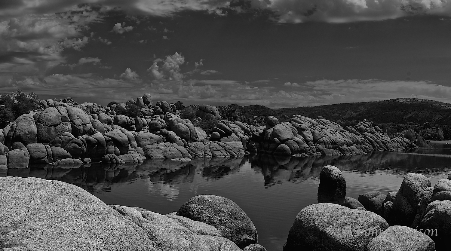 For all the color at the lake, the dynamic range and contrast suggests a B&W would work.
