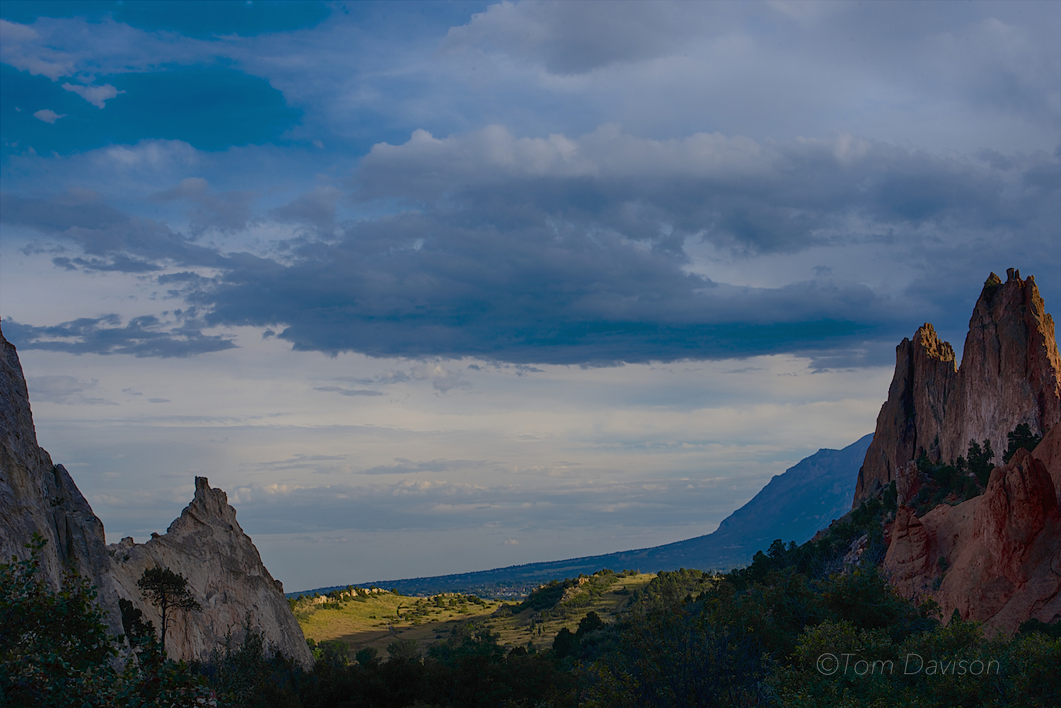 This image was taken on the shady side of the rocks. The sunset would be on the right. Quite a contrast to what was happening on the other side!