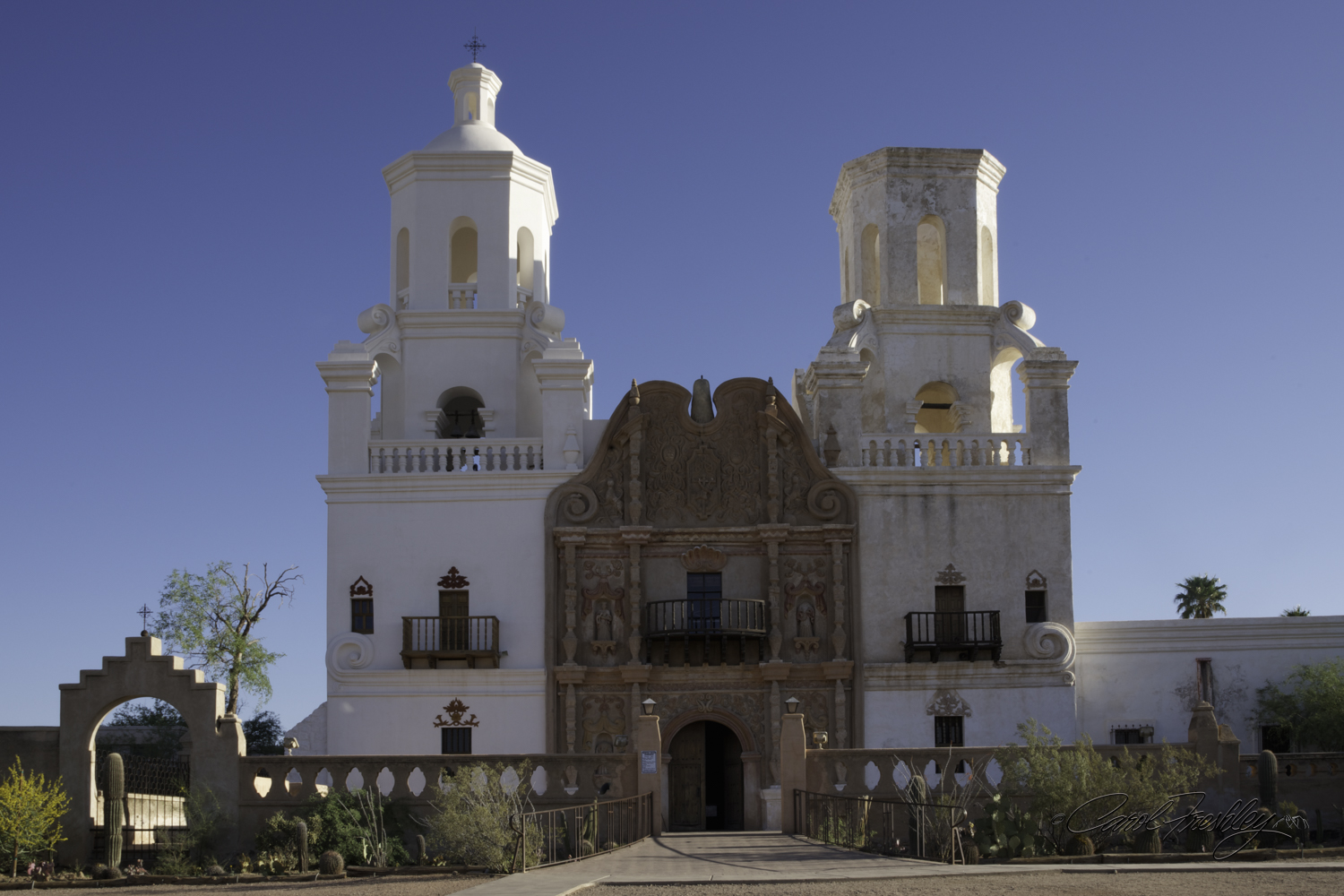 San Xavier del Bac 1-1.jpg