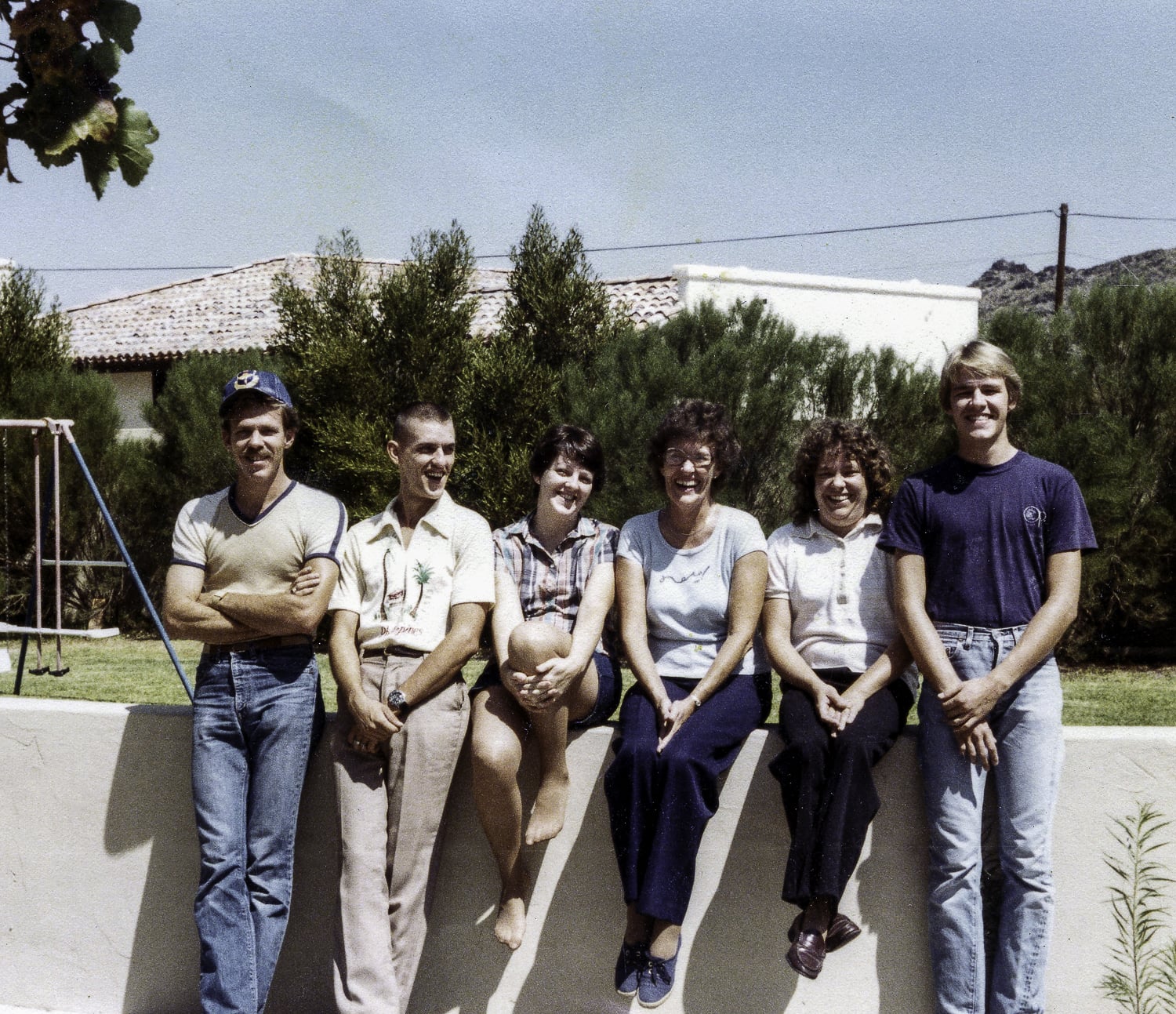 Mom with all five of her children. L to R: Steve, Joe, Carol, MOM, Susan and Larry.